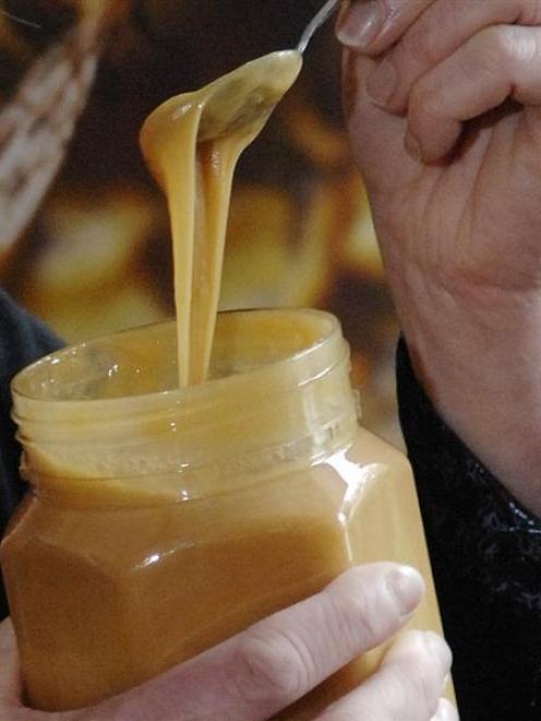 The Bee Products Standards Council is pleased manuka honey will be subject to standards which...