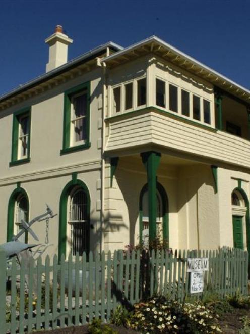 The building housing the Waikouaiti Museum now has a category 1 historic places trust rating....