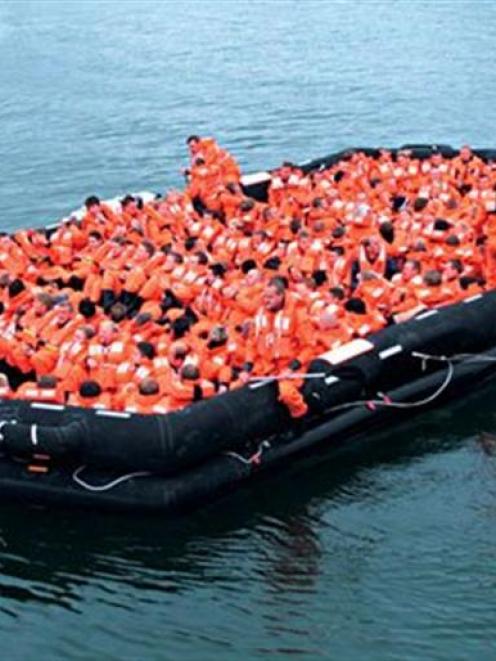State of the art life rafts make 'TSS Earnslaw' safer ...