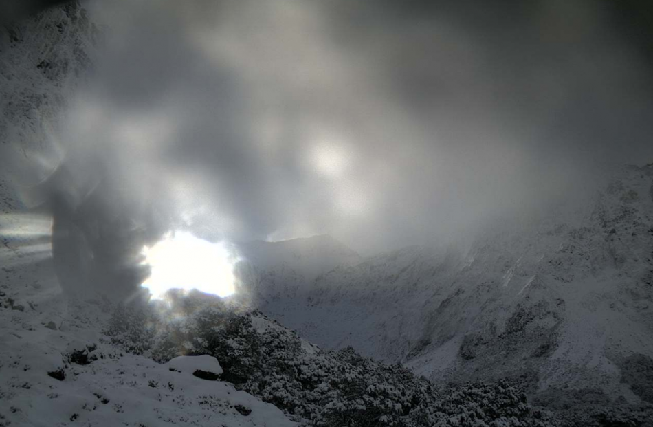 Wintry conditions on the Milford Road in Gertrude Valley. Photo: Waka Kotahi/Milford Road