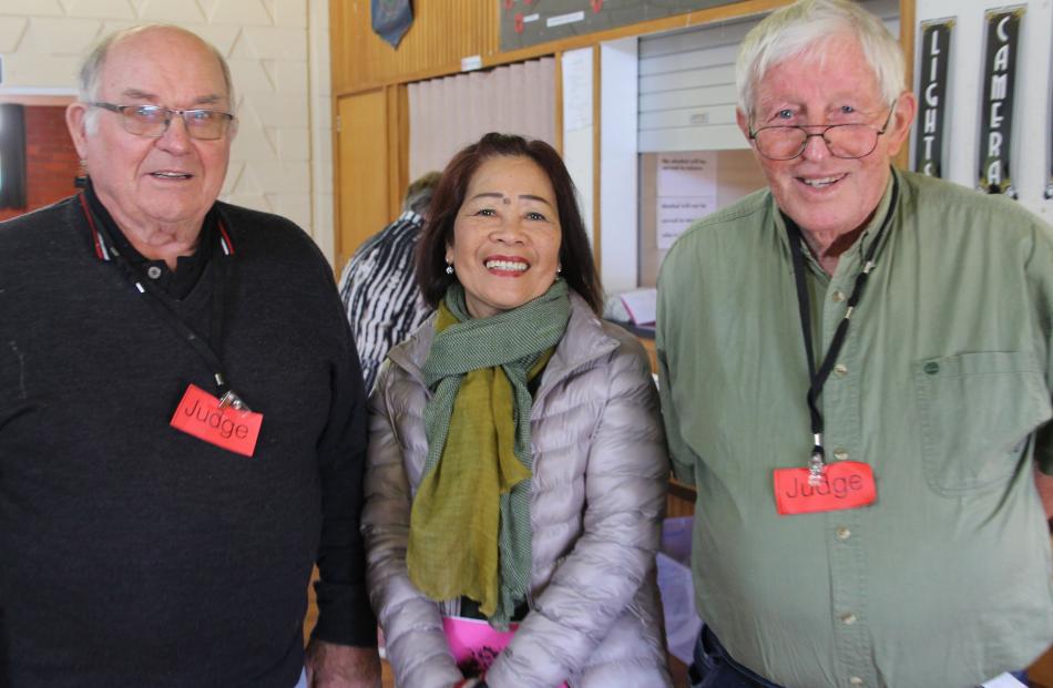 Jim MacPherson and Judy and Allan Cross, all of Kaitangata. PHOTOS: EVELYN THORN
