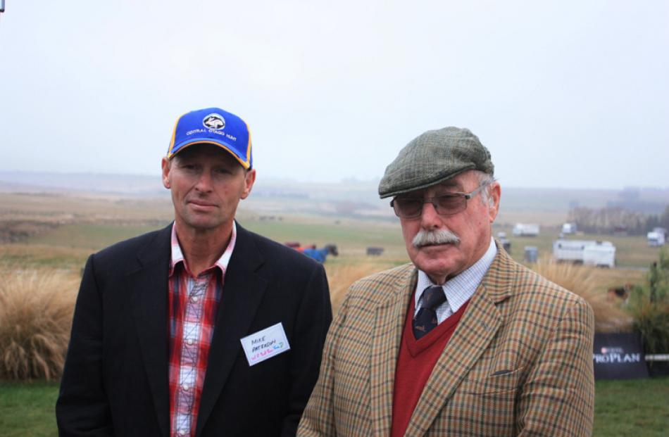 Mike Paterson of Teviot Valley, and Glynne Smith of Ranfurly.