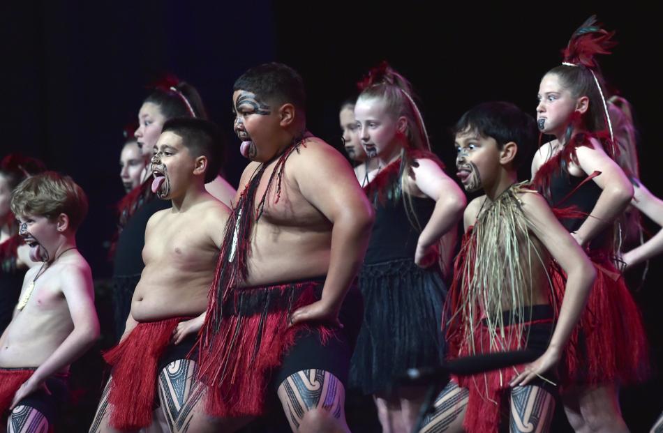 More Musselburgh School pupils perform.