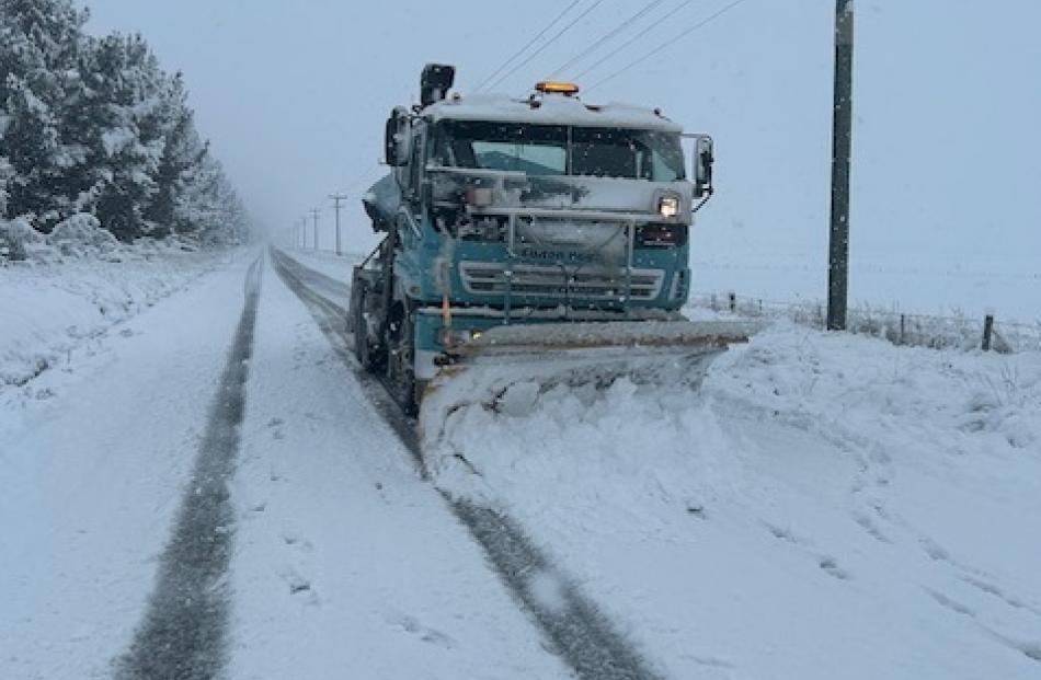 A truck out clearing snow from the road between Ranfurly and Naseby. Photo: Central Otago...