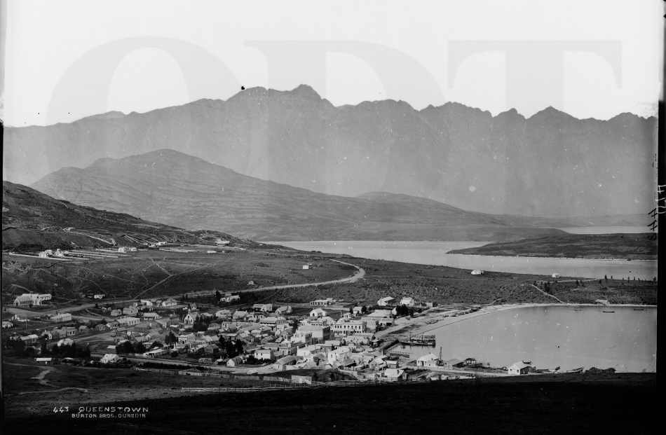 Queenstown, 1870s, Dunedin, by Burton Brothers studio. Te Papa (C.014171)