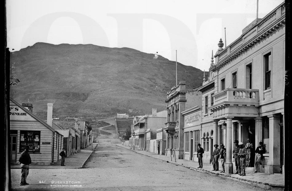 Queenstown, 1870s, Dunedin, by Burton Brothers studio. Te Papa (C.014168)