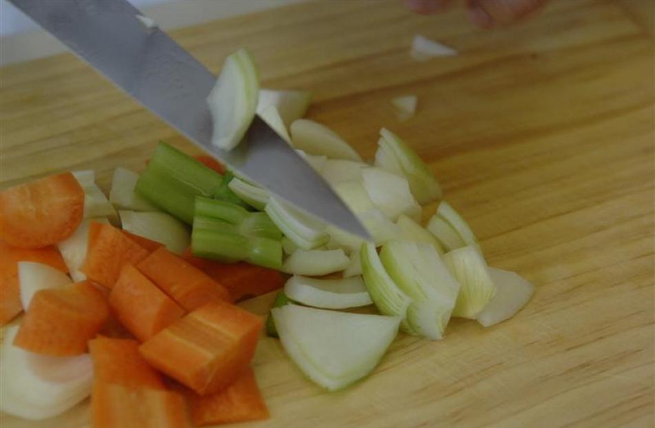 How to chop vegetables