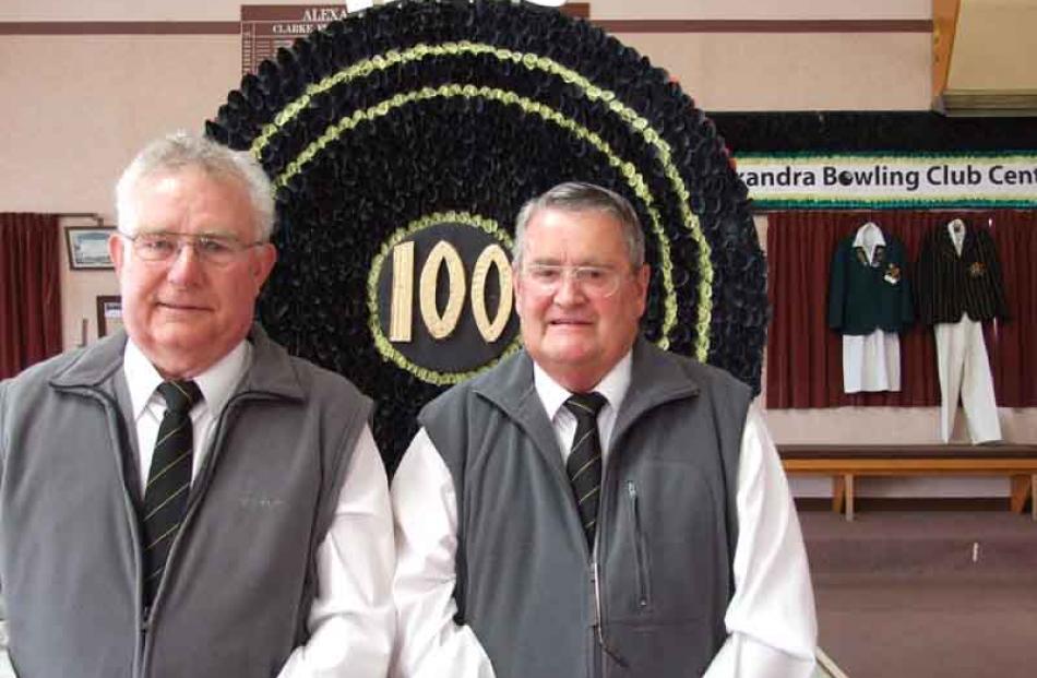 Life members Bruce Douglas (left) and Tom Rutherford, of Alexandra.  PHOTO:LYNDA VAN KEMPEN