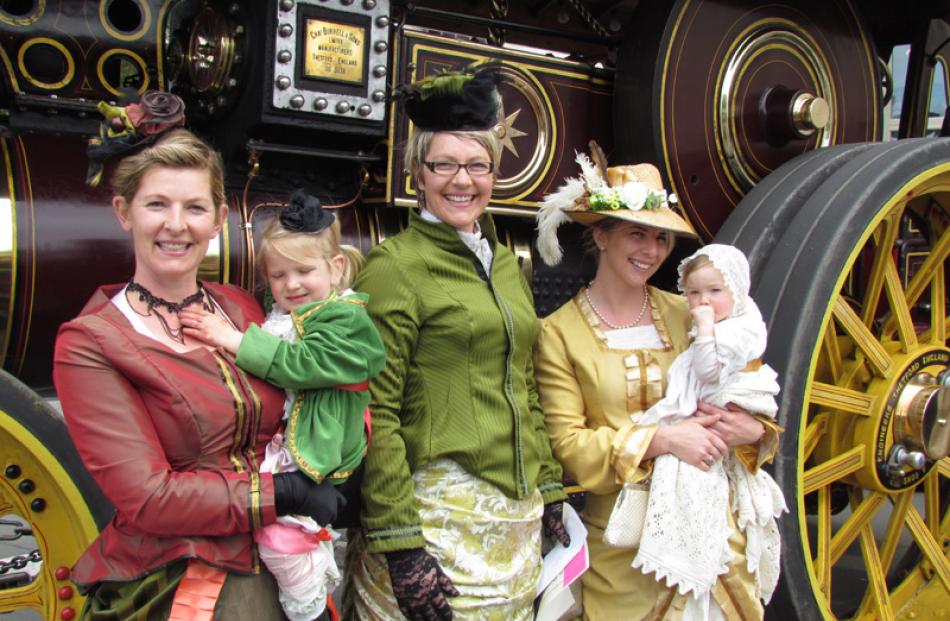 Victorian celebrations lift off in Oamaru | Otago Daily Times Online News