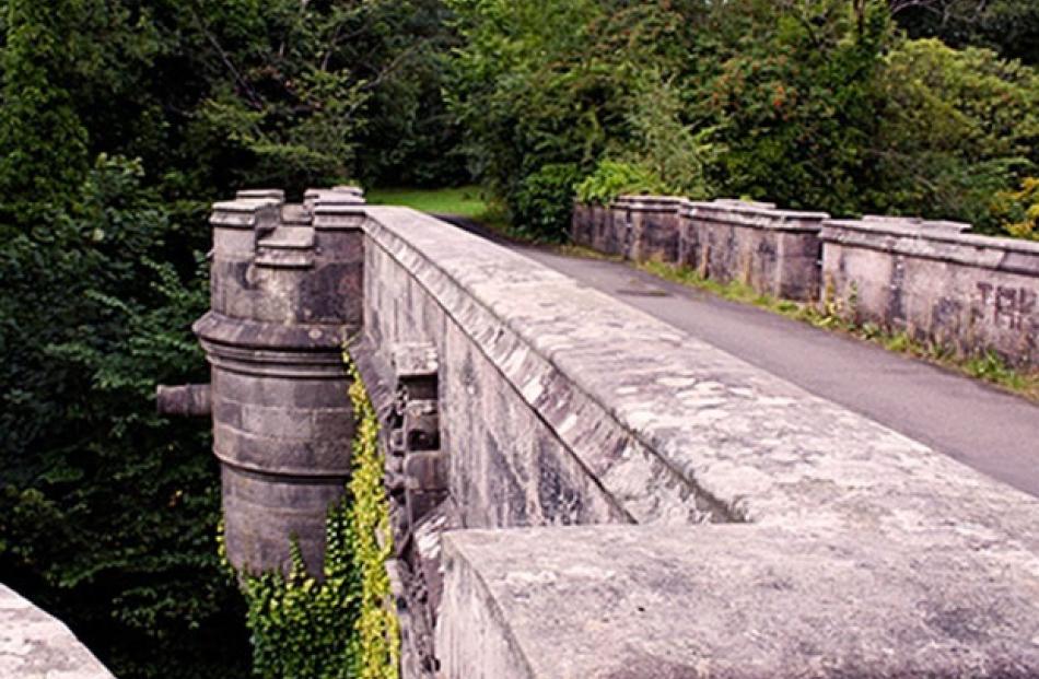 Overtoun Bridge. Photo: Wikimedia Commons.